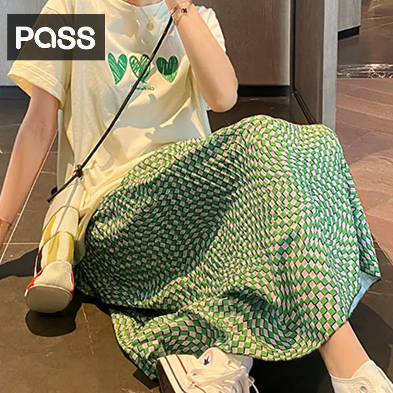 

2023 New Arrival Summer Arts Style Women Loose Casual Plaid A-line Mid-calf Skirt All-matched Elastic Waist Chiffon Skirts P480