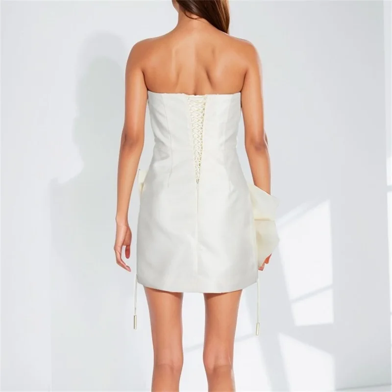 Рисунок 2 - Женское платье с трехмерными цветами на шнуровке