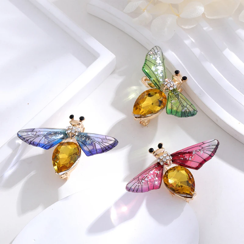 

Fashion Crystal Bee Brooches Pins Women Coat Clothing Wedding Jewelry Party Accessories Gifts