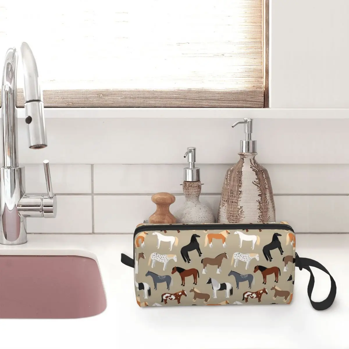 Horse Breeds Pattern Makeup Bag Cosmetic Organizer Storage Dopp Kit Toiletry Cosmetic Bag for Women Beauty Travel Pencil Case 5