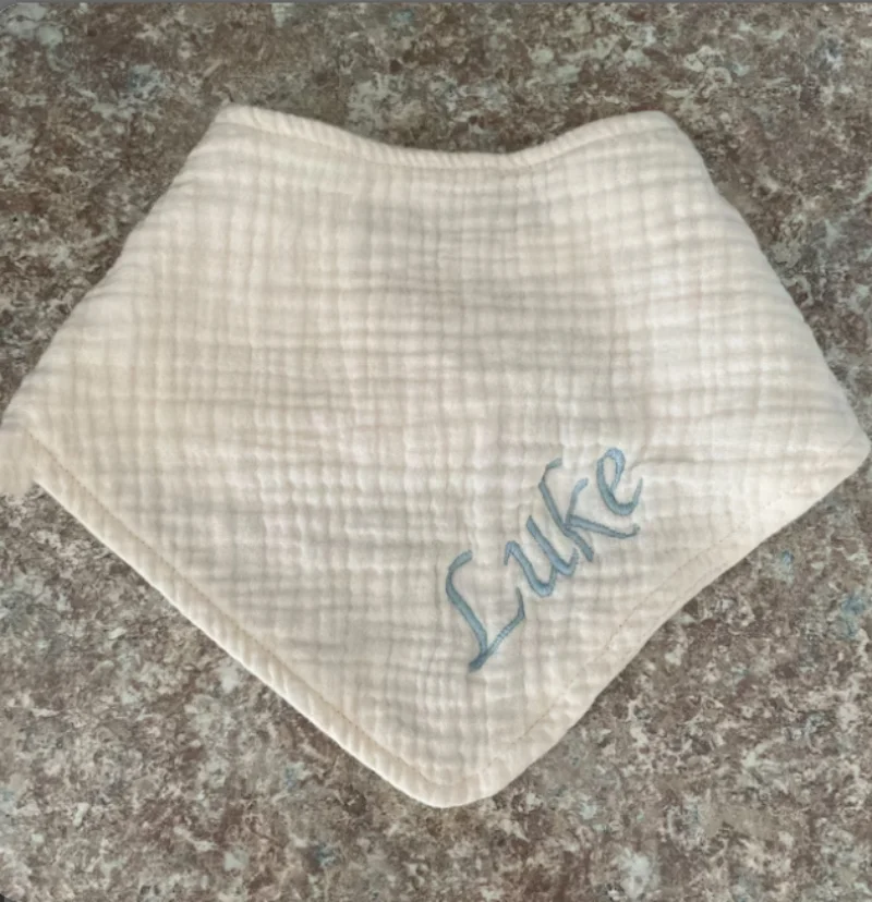 

Personalized Name Customization For Newborn Spring And Autumn Babies Supplementary Feeding Period Spitting bib, Fashion Baby bib