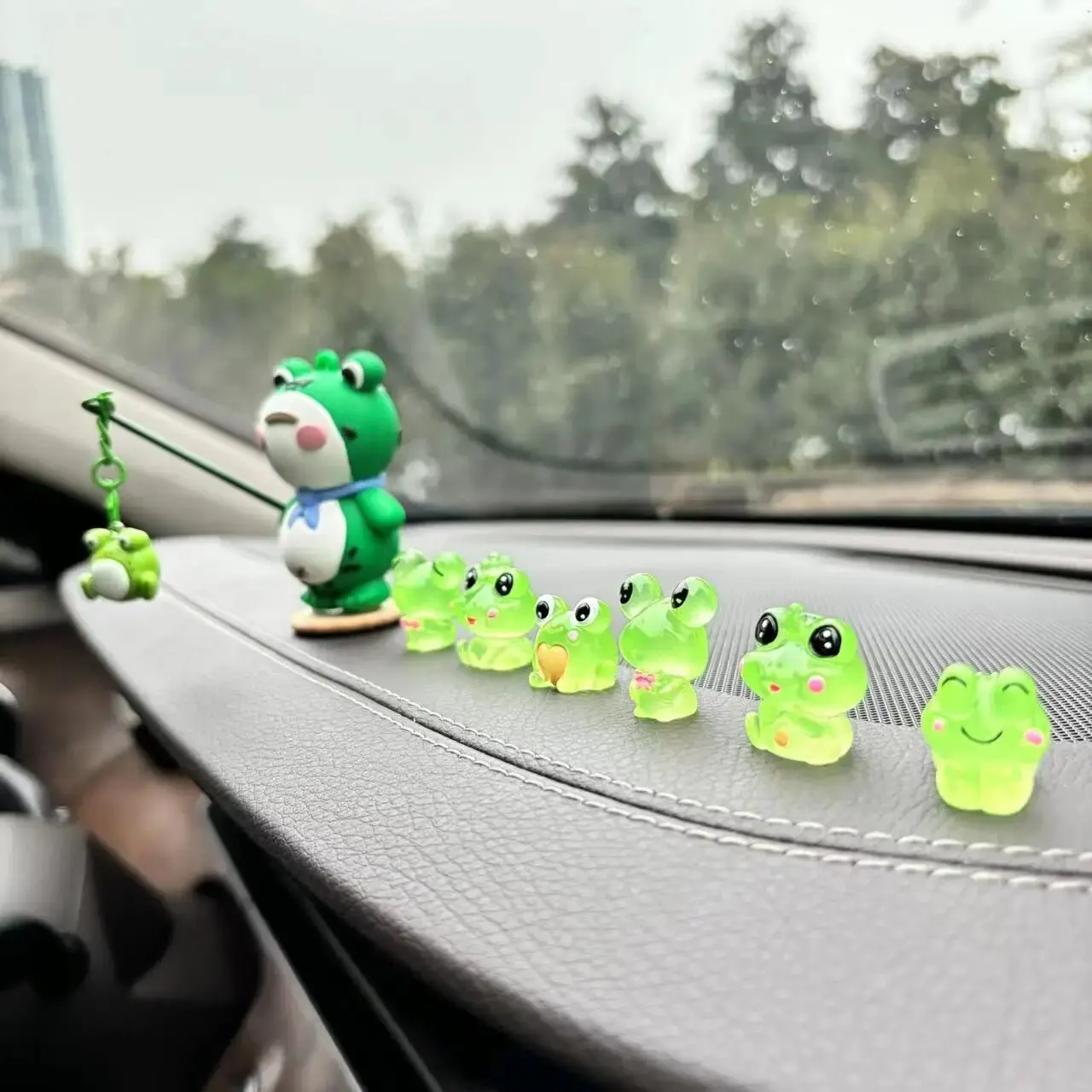 7Pcs Lonely Frog Noctilucent Car Accessories Cartoon Car Center