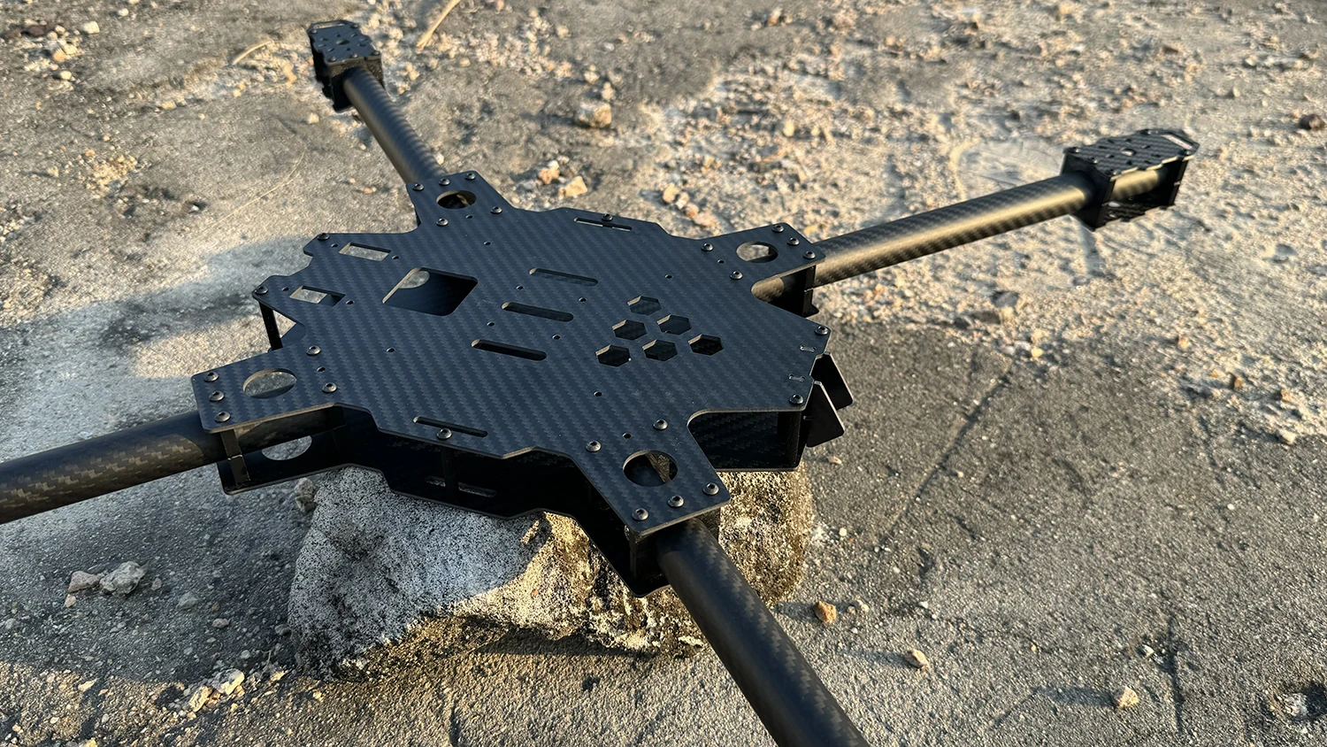 Châssis FALCON-15 15 pouces pour drone FPV 636g carbone