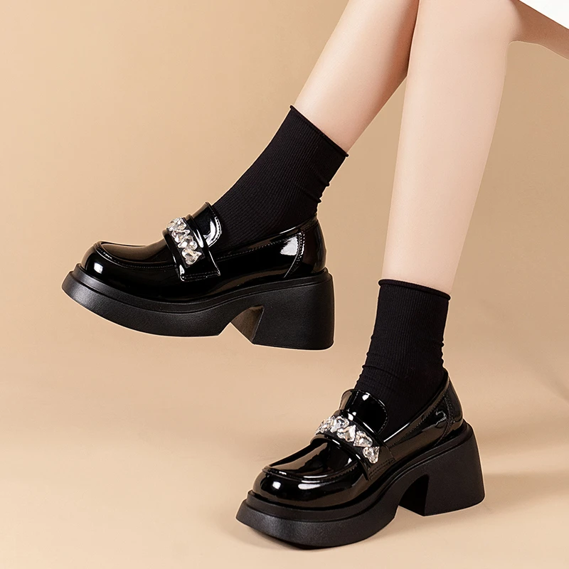 

Женские туфли-лодочки на платформе и высоком каблуке