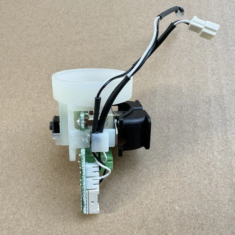 マキタ スイッチユニット部品 638605-2 マキタ 638605-2 スイッチユニット DF010D DF012D用｜Yahoo!フリマ（旧