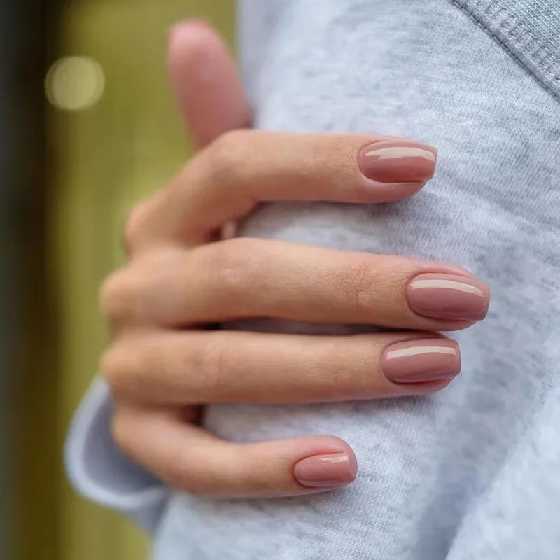 24-Piece Set of Simple White Press-On False Nails