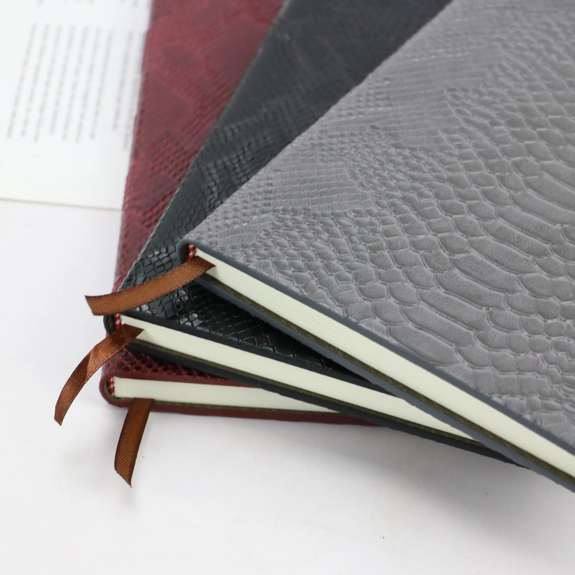 Free Custom letters Office Notebook PU Leather Blank Notebook Snake Pattern Notebook Portable Journal Hardcover Notebook Cover