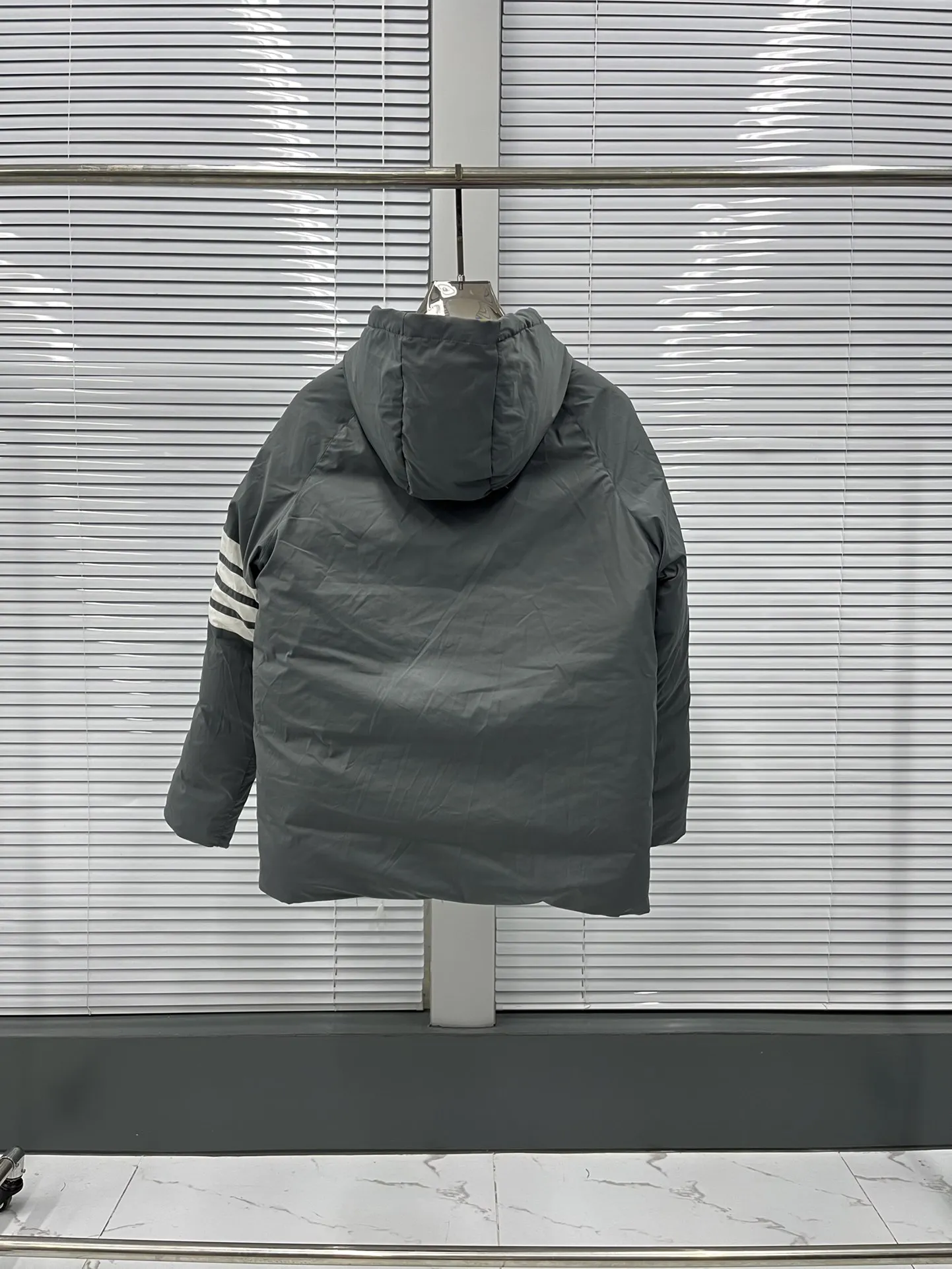 Рисунок 2 - Зимняя пуховая куртка TTb для мужчин и женщин