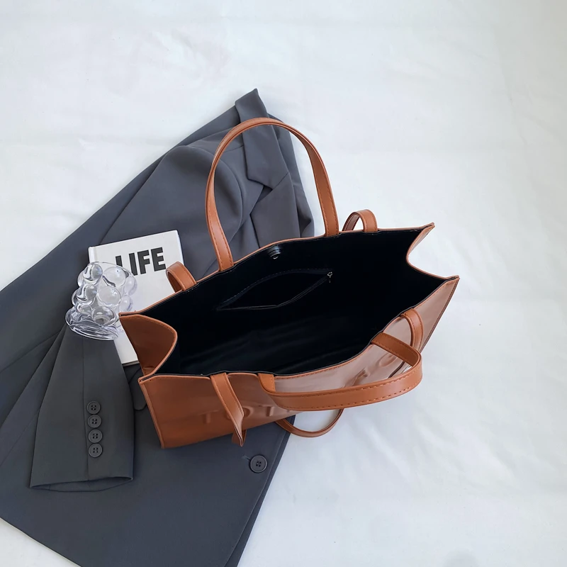 PlatiNum Designer Tote Bag Size Demonstration