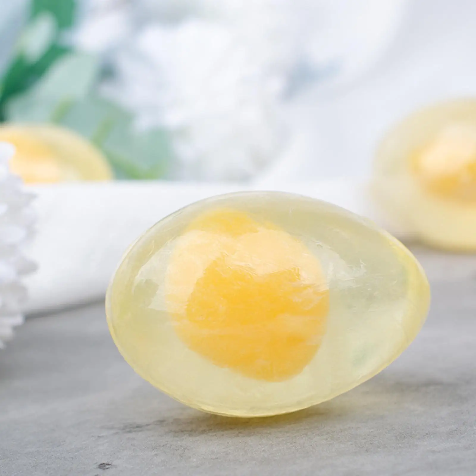 

80g Creative Egg Soap Natural Organic Collagen Handmade Soaps Oil Control Moisturizing Whitening Face Cleansing Body Bath Soap