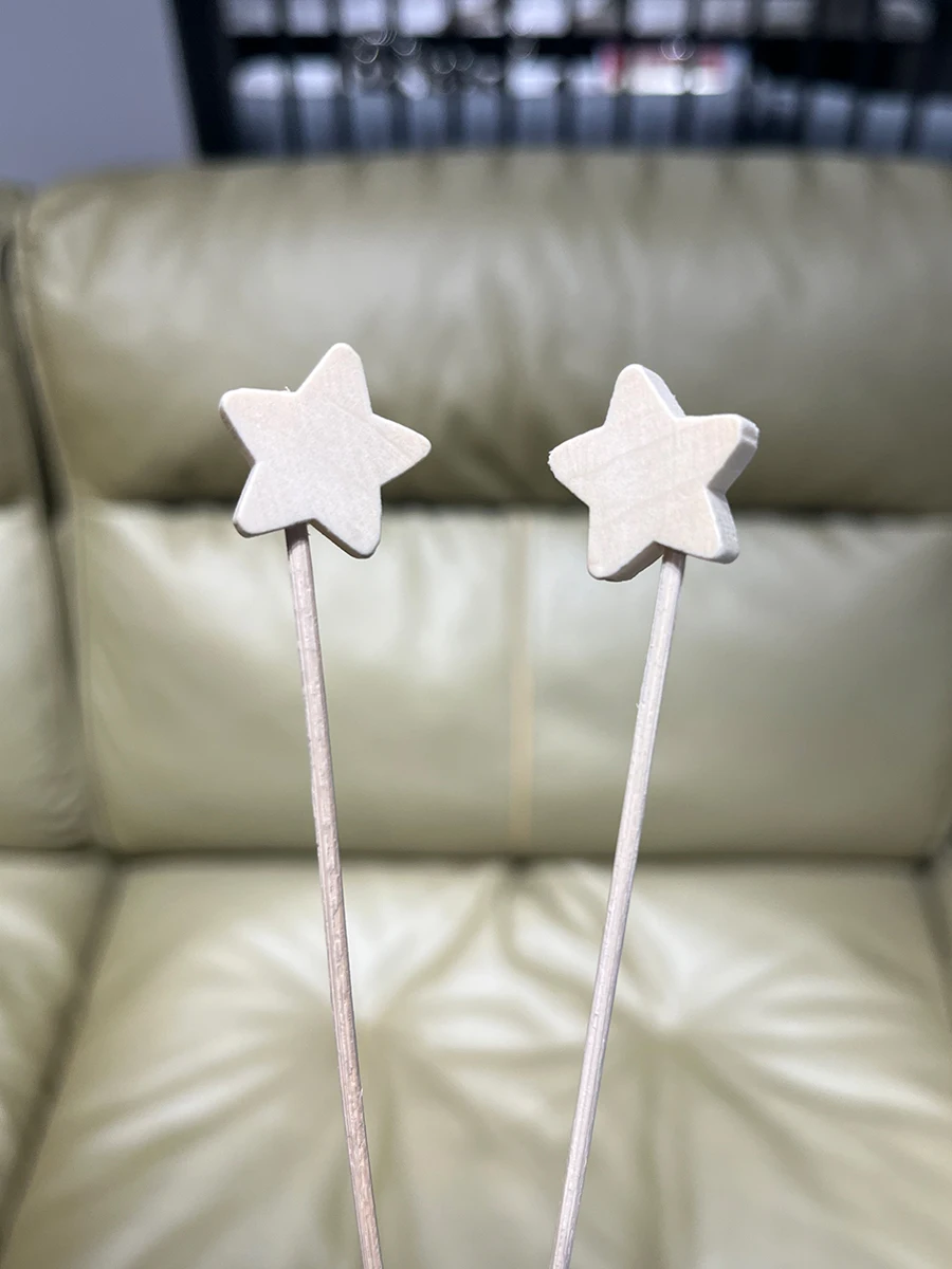 Description Picture 3 of item10pcs Wood Star Shape Aroma Diffuser Natural Rattan Sticks Reed Diffuser Sticks for Home Fragrance Air Freshener Reed Sticks