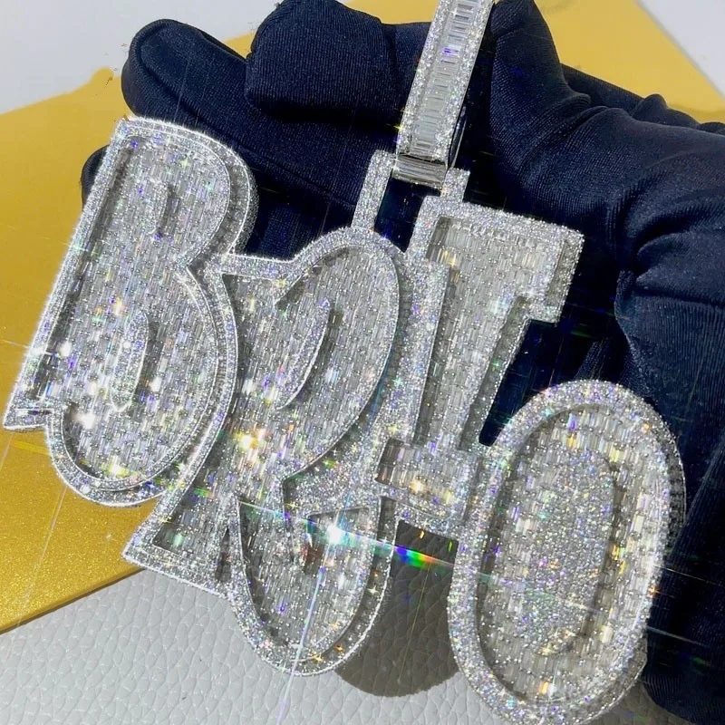 Кулон с муассанитом