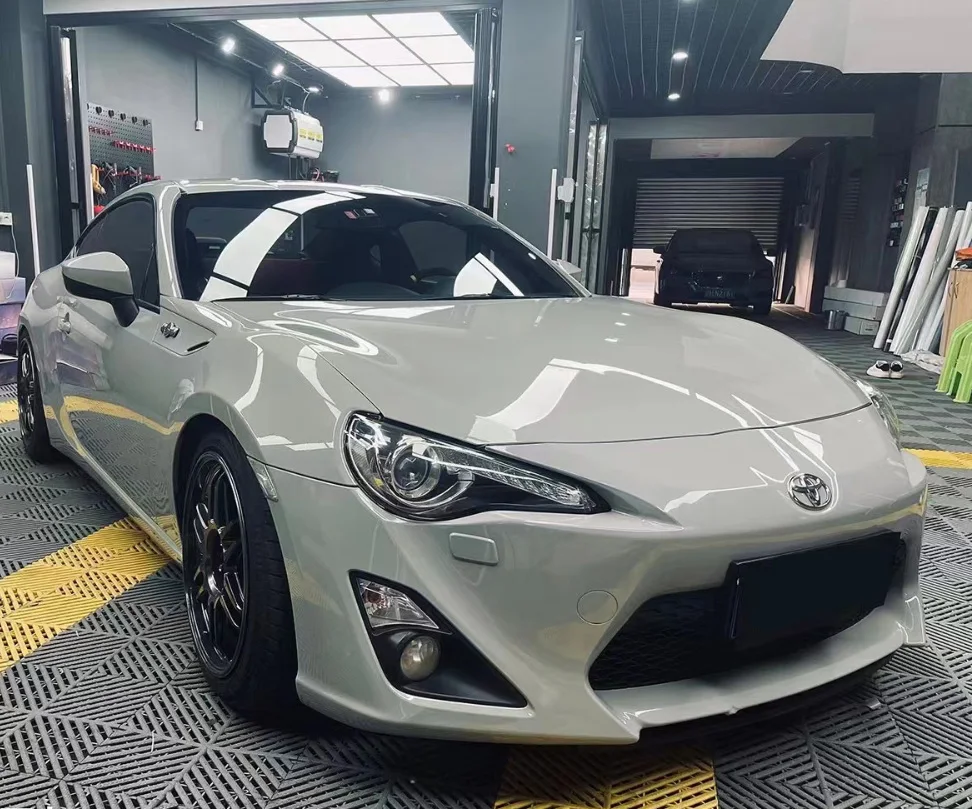 

Высококачественная суперглянцевая серая виниловая оберточная пленка для домашних животных, рулон с отпуском воздуха, самодельная клейкая Автомобильная оберточная наклейка