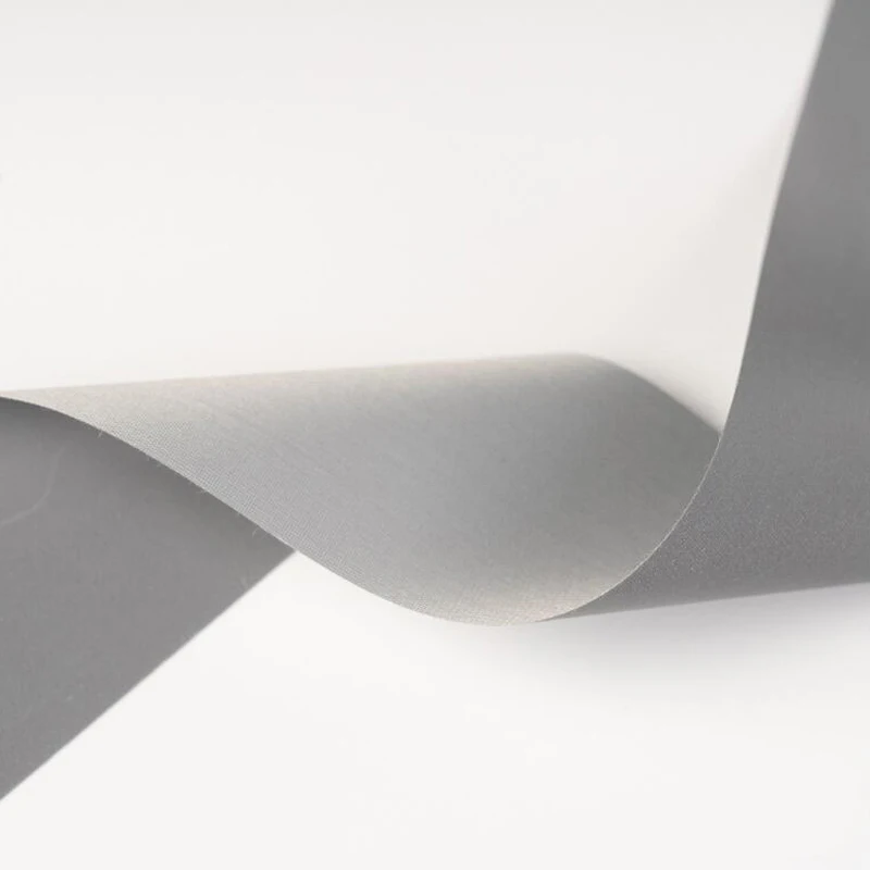 Рисунок 3 - Светоотражающая ткань