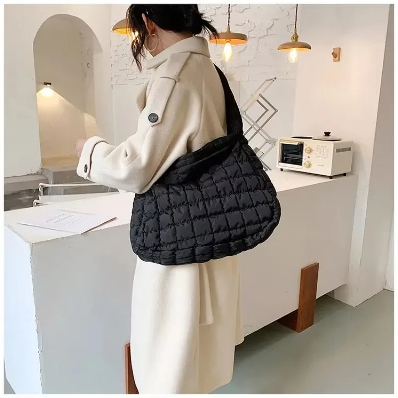 Women Large Capacity Bag Shoulder/crossbody Bags Fashion Plaid Pleated Down Cotton Bag Female Casual Solid Color Padded Bags