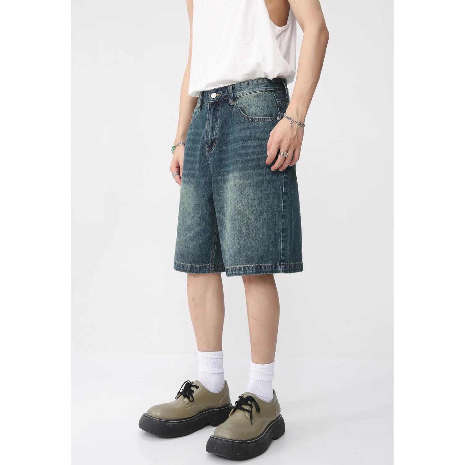 

2023 Summer Men's New Vintage Loose Fitting Korean Edition Worn Out Denim Cowboy Shorts Fashion Trend Casual Shorts