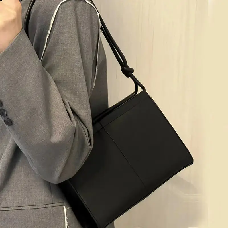 

Новинка 2023, модная простая сумка через плечо, женская маленькая квадратная сумка в стиле Ins