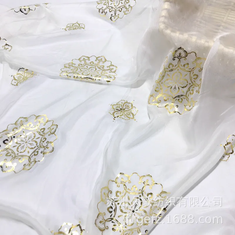 thumbnail image 1 of Tela estampada en caliente Tuanhua, tela de gasa de poliéster 30D lisa para coser dobladillos de vestidos Hanfu, 1 of 5