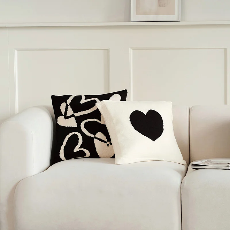 

Luxury Cushions Black and White Letters Nordic Heart Sofa Elegant Cushion Aesthetic Chair Living Room Decoration Maison Tatami