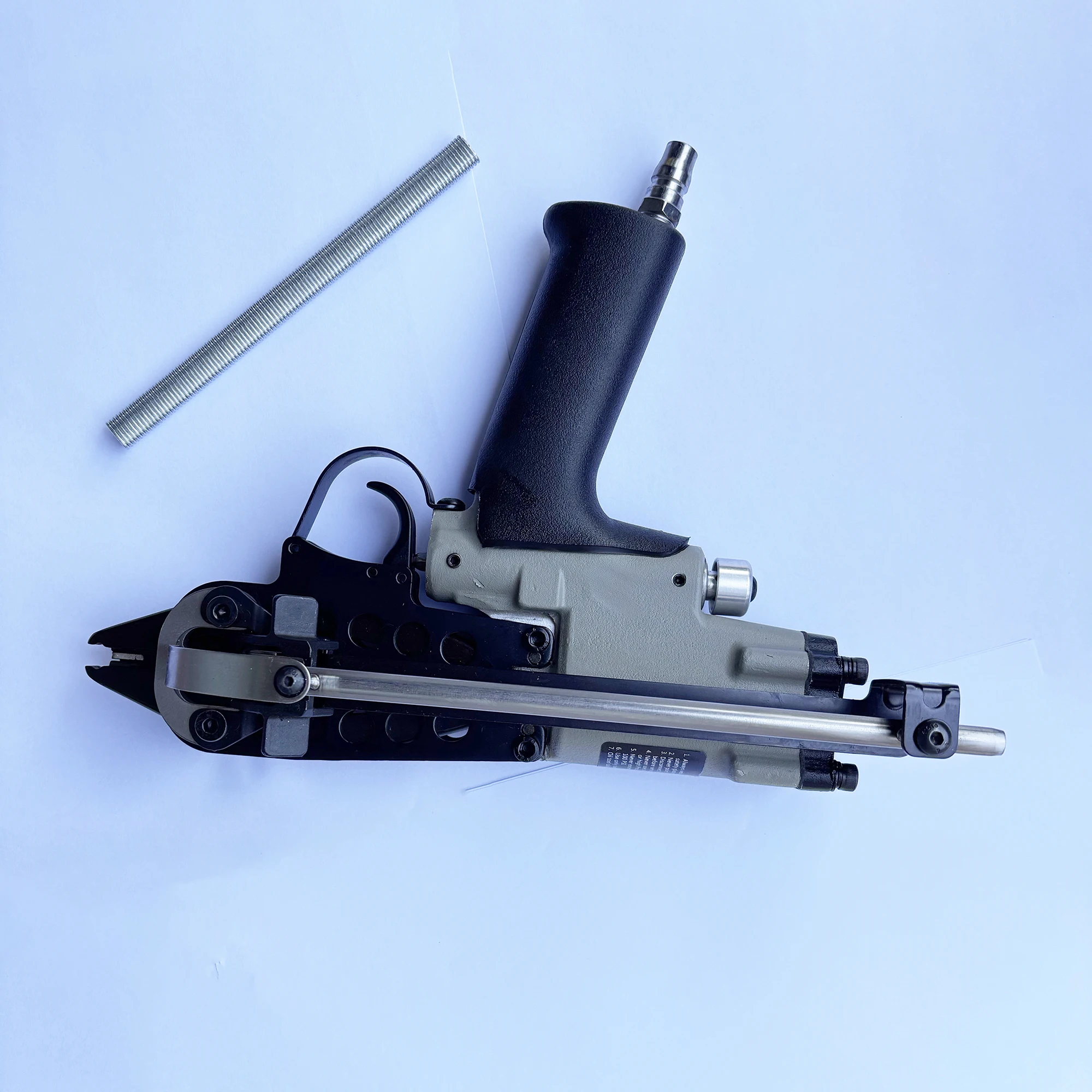 가장 작은 C형 스테이플러 건 SC712 BWG12 (2mm 클로저 사이즈)