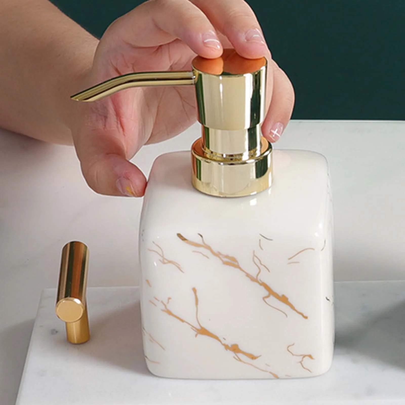 Liquid Soap Dispenser with Pump Hand Lotion Bottle for Home Kitchen Bathroom Washroom Hotel Supply Shower Shampoo Lotion