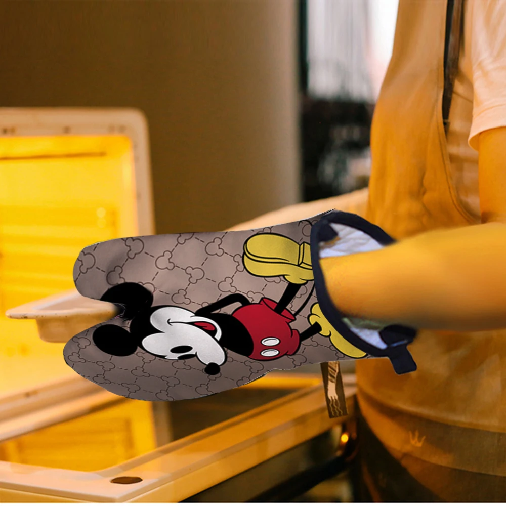Silicone Oven Mitts Kitchen Gloves Silicone Oven Gloves Mickey Mouse Oven Mitts and Potholders Disney Microwave Oven Gloves Non-Slip Cooking Heat Resistant Baking Gloves for Kitchen