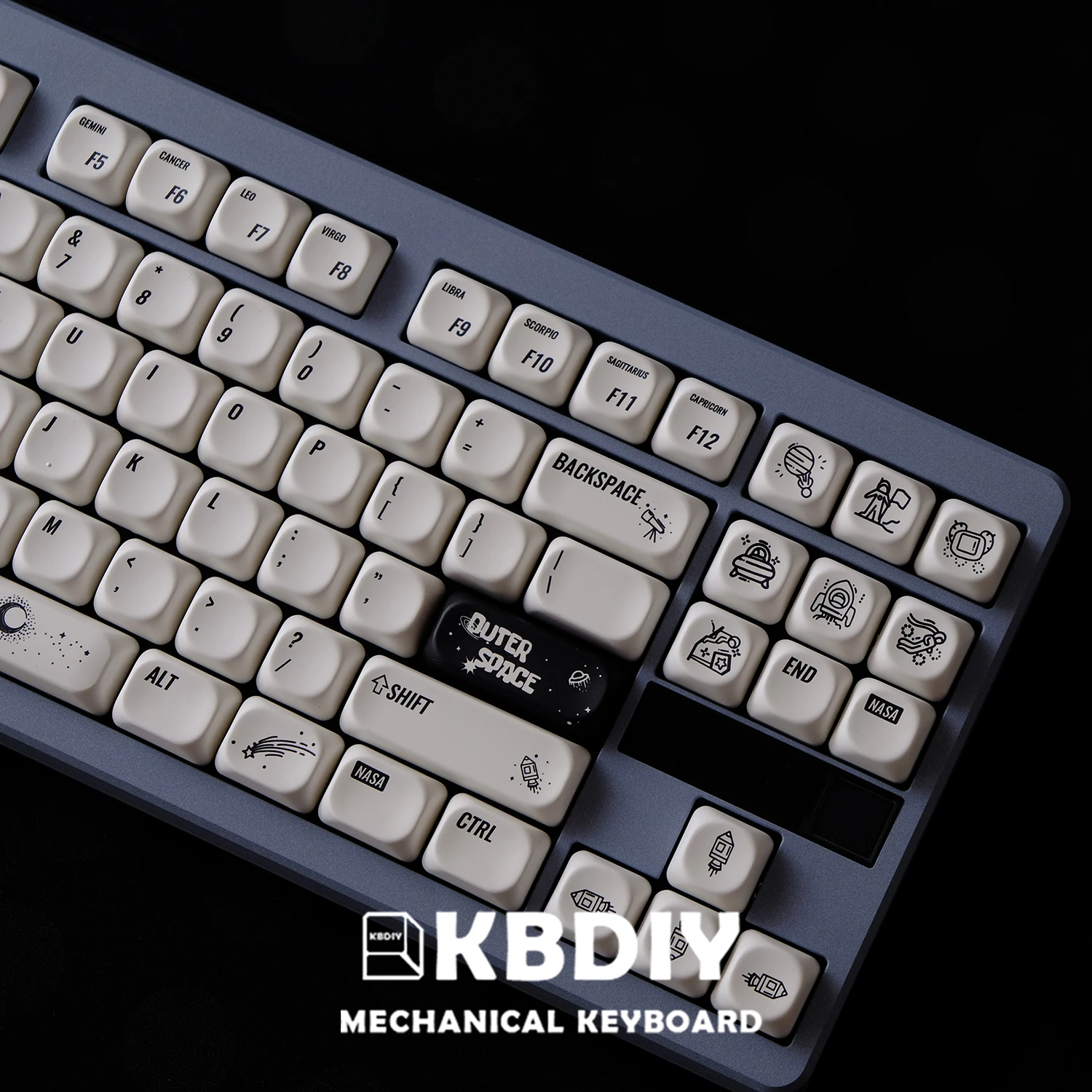 KBDiy 135 Tasten/Set Tastatur-Tastenkappe, niedliche PBT-Outer Space-Tastenkappen, individuelle weiße KOA-Profil-Tastenkappen, ähnlich MOA ISO 7U Space Bar – Detail 13