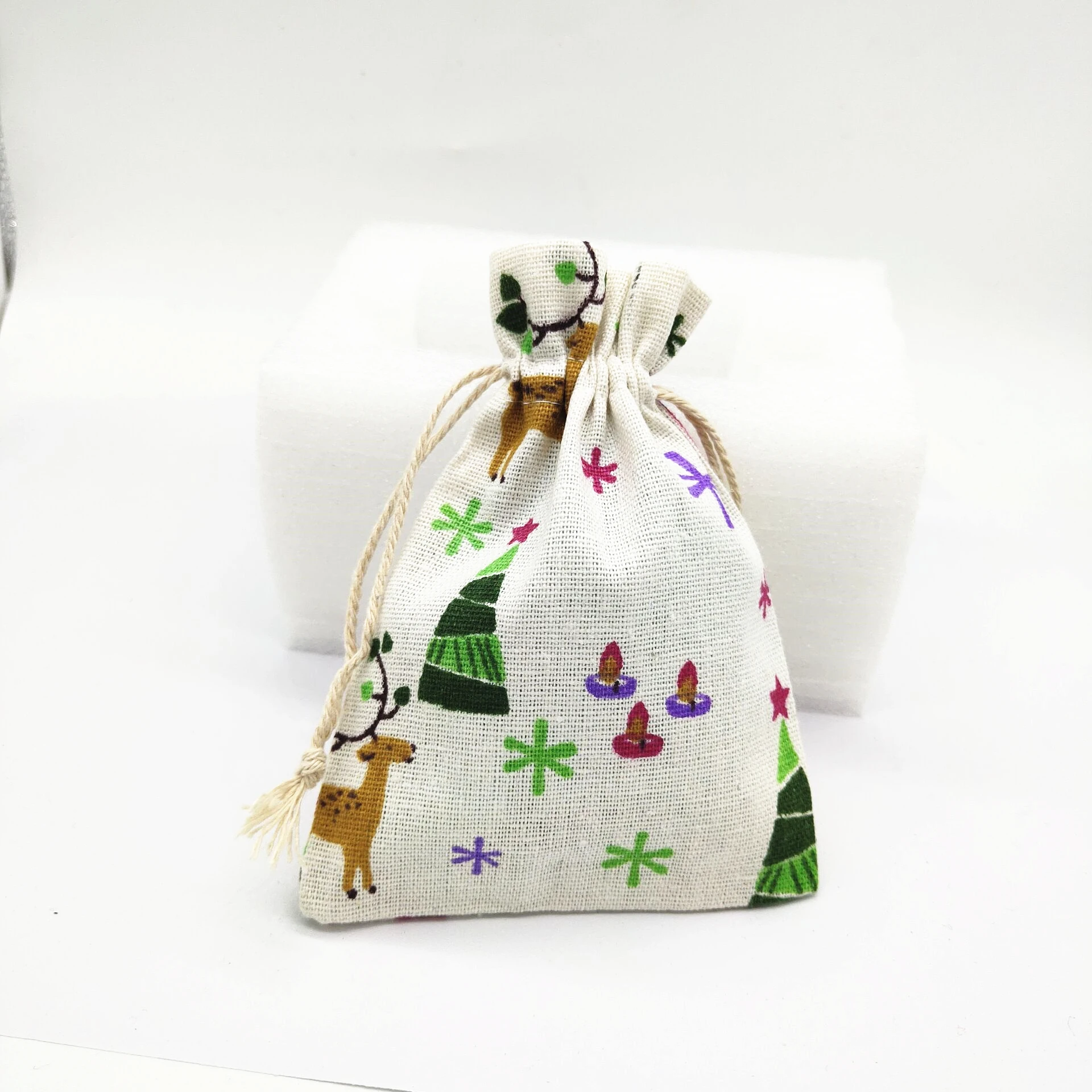 

10 PCS Christmas Deer Cotton Linen Pouch Candy Jewelry Bags Drawstring Bag Wedding Gift Packaging Bag