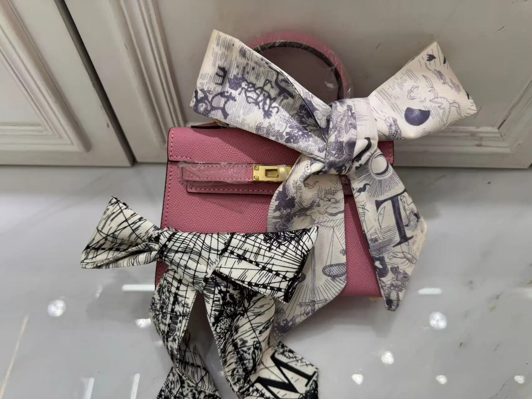 Bag side pocket