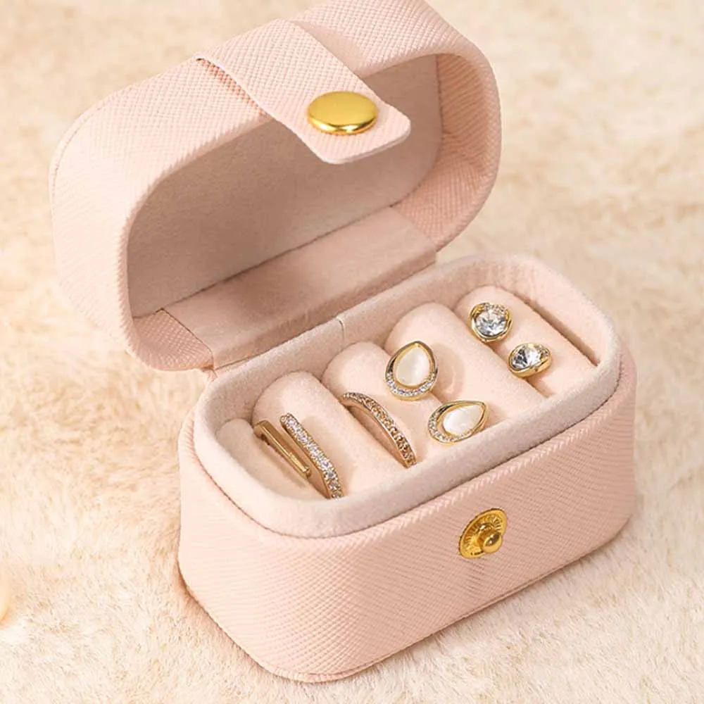 Tragbare Mini-Schmuckbox aus PU-Leder, Organizer, Reise-Geschenkbox, Einfache Aufbewahrung für Ohrringe und Ringe, Bonbonfarbene Verpackung – Detail 9