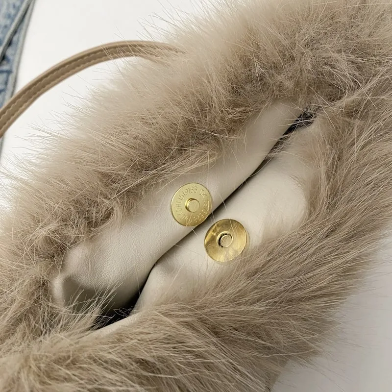 Fashion Women'S Bag, Plush Beaded Handheld Small Square Bag Texture Commuter Tote Bag Fury Simple Handbag Shoulder Crossbody Bag