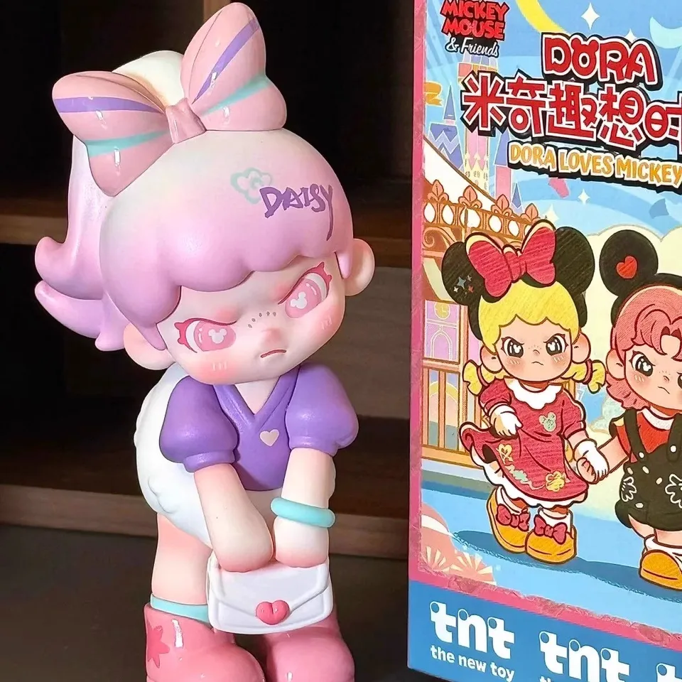 Original Disney Mickey Mouse & Friends Dora Loves Mickey Blind Box