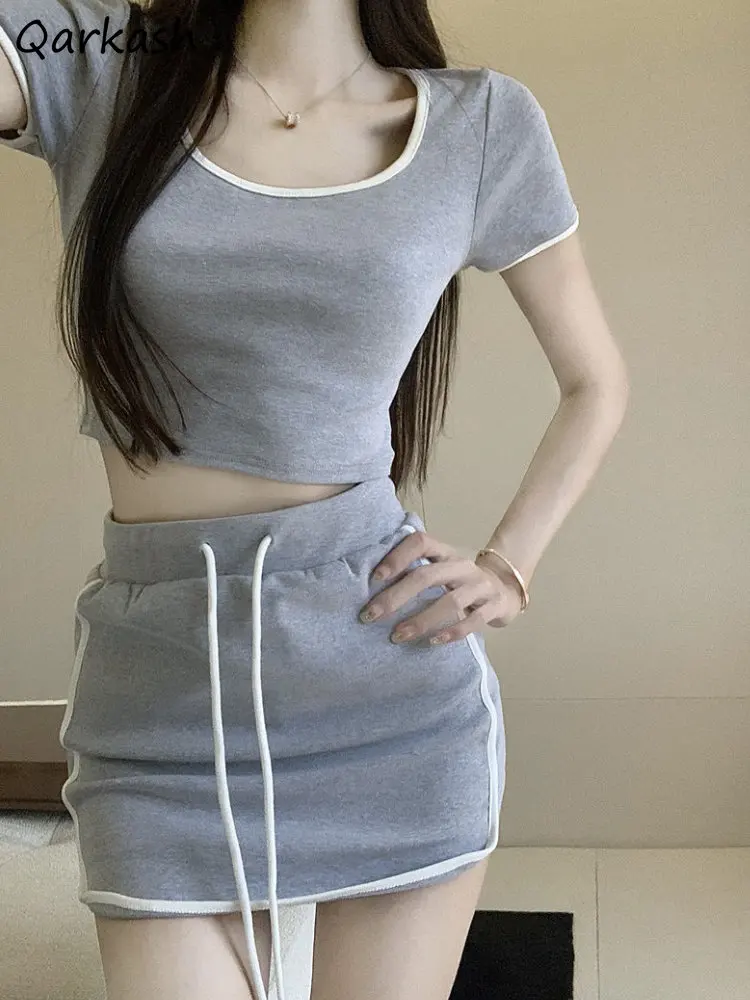 

2 Pcs Sets Women Panelled Crop Tops T-shirts Drawstring Mini Skirts Hotsweet Sporty Tender Summer Slim Fashion Streetwear Casual