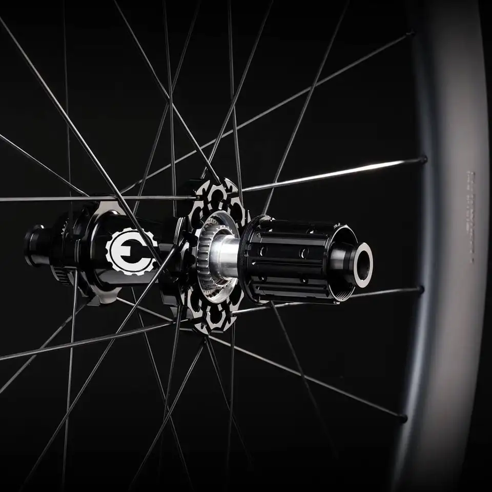 セラミックベアリング付きELITEWHEELS-AERO以上のカーボンホイールの