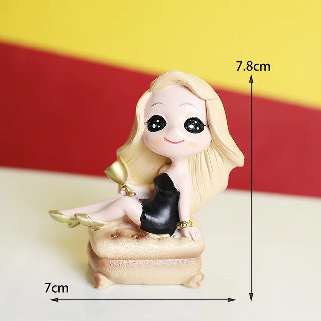 생일 축하를 위한 로열티 가득한 케이크 토퍼