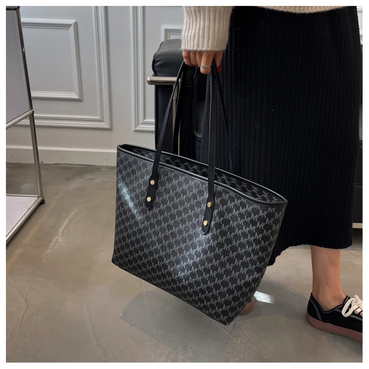 Large-capacity Bag Women's 2022 New Trendy High-end Western Style Explosive Portable Shoulder Bag All-match Tote Shopping Bag