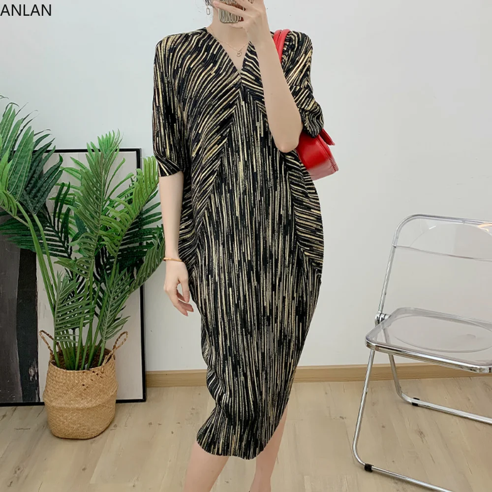 

High End Shiny Silk Bat Sleeves Miyake Pleated Formal Dress V-neck Three-quarter Sleeve Slim Dresses for Women 2023 Summer New