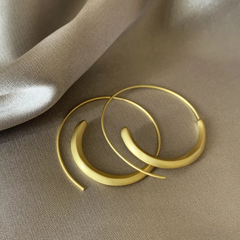 WS2023NOV214 (Earrings - Gold) main image 0