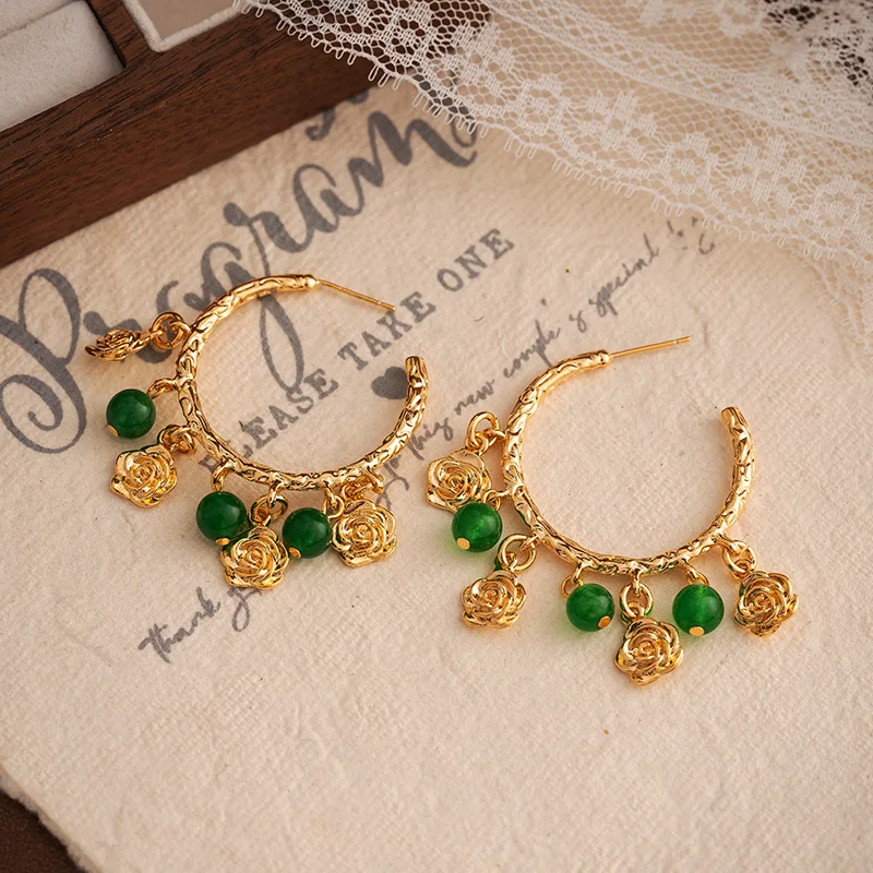 Light luxury vintage golden circle flower earrings for women