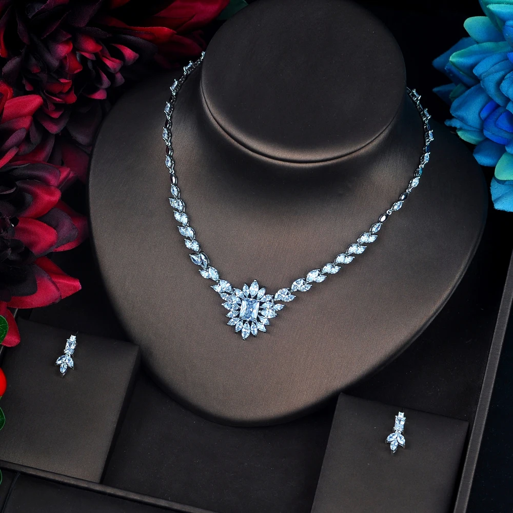 

Fashion European Fashion Female Zircon Jewelry Small Set Flowers Necklace Earrings Set Wedding Simple Jewelry Set N-664