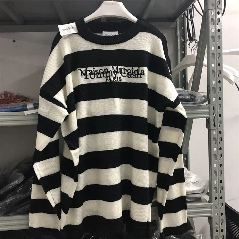 

Y2K Black White Stripe Jacquard MM6 Margiel Embroidery Logo Sweater Men Women Oversize Hiphop Harajuku Sweatshirts Sweater