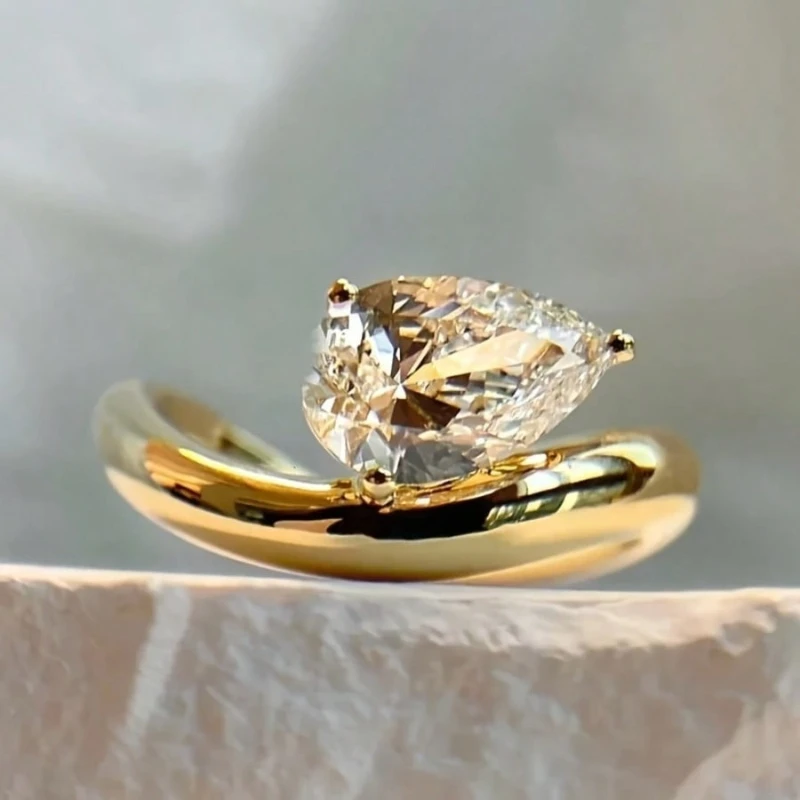 1 Stück Eleganter Damenring mit Wassertropfen-Form, Zirkonia, Goldfarben, Vintage-Stil, Gewellt und Gedreht – Detail 1