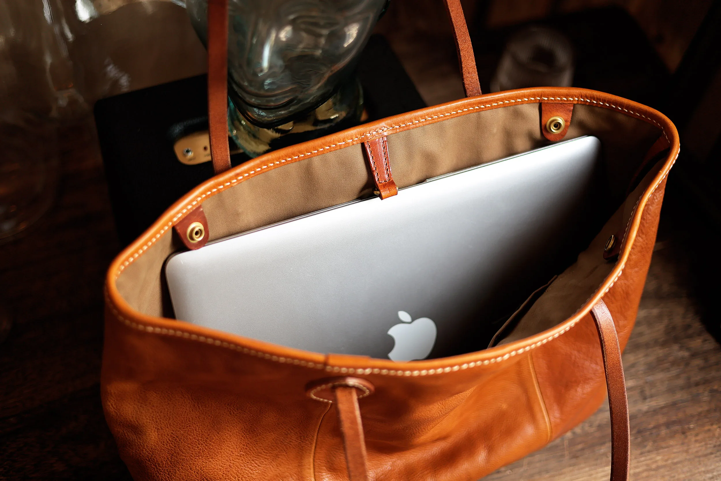 Hochwertige, pflanzlich gegerbte Rindsleder-Damentasche, große Einkaufstasche, Wochenendtasche, Schultertasche, Vintage-Echtleder-Handtasche – Detail 10