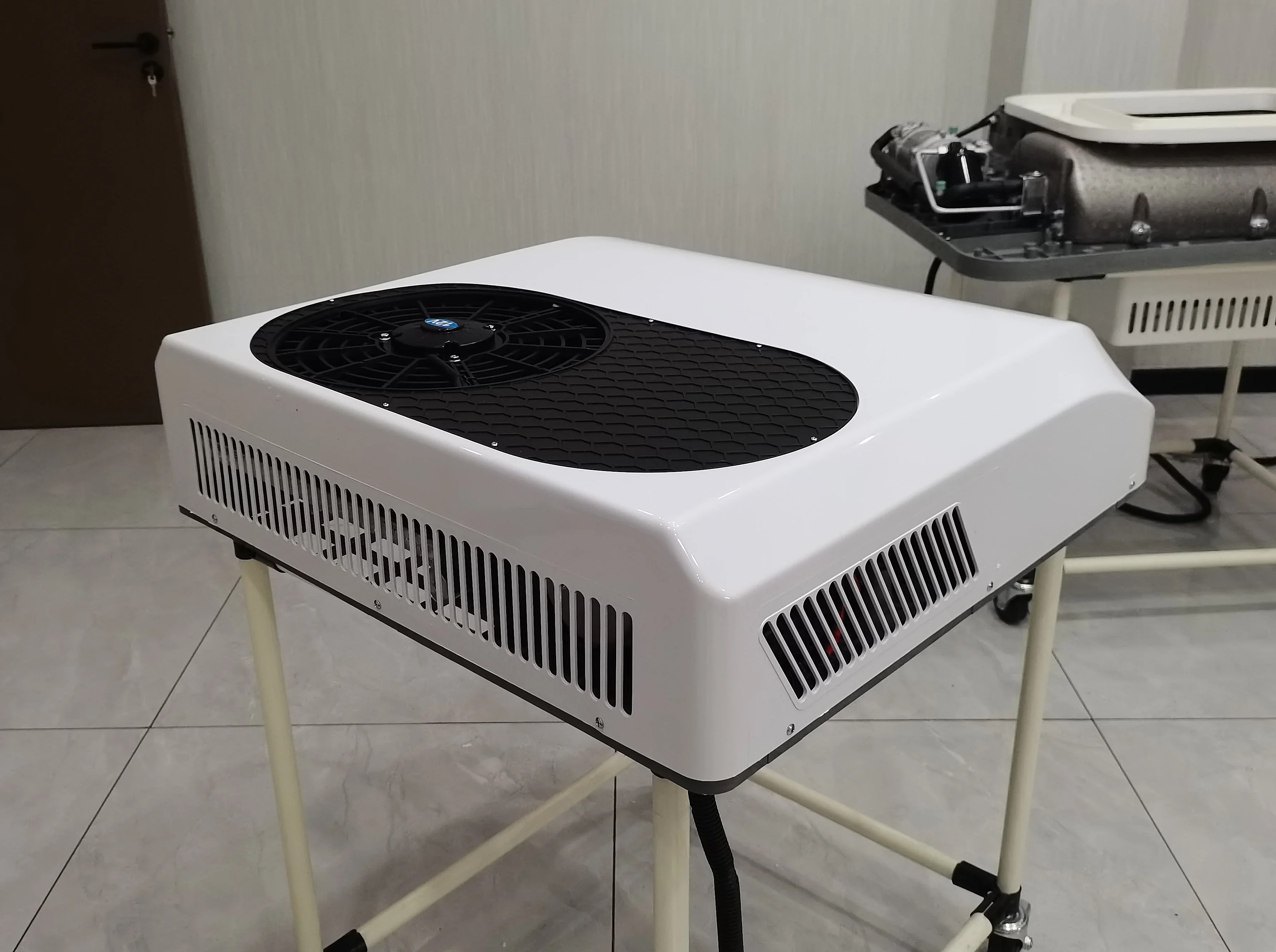 High Quality Rooftop Truck Air Conditioner 12V 24V Rapid Cooling for RV Truck Cab Cooling