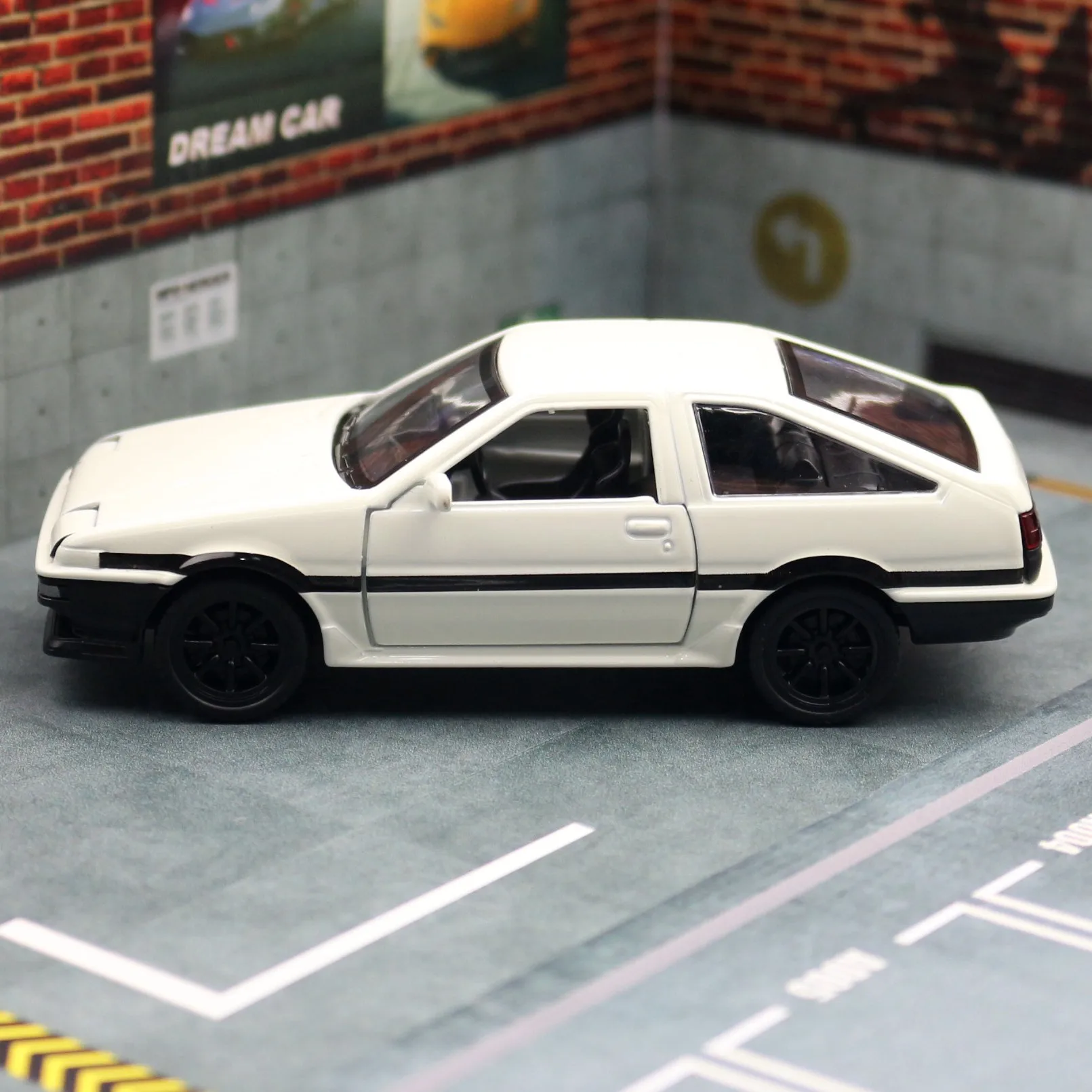 Toyota Trueno AE86 Inicial D Carro de brinquedo clássico para