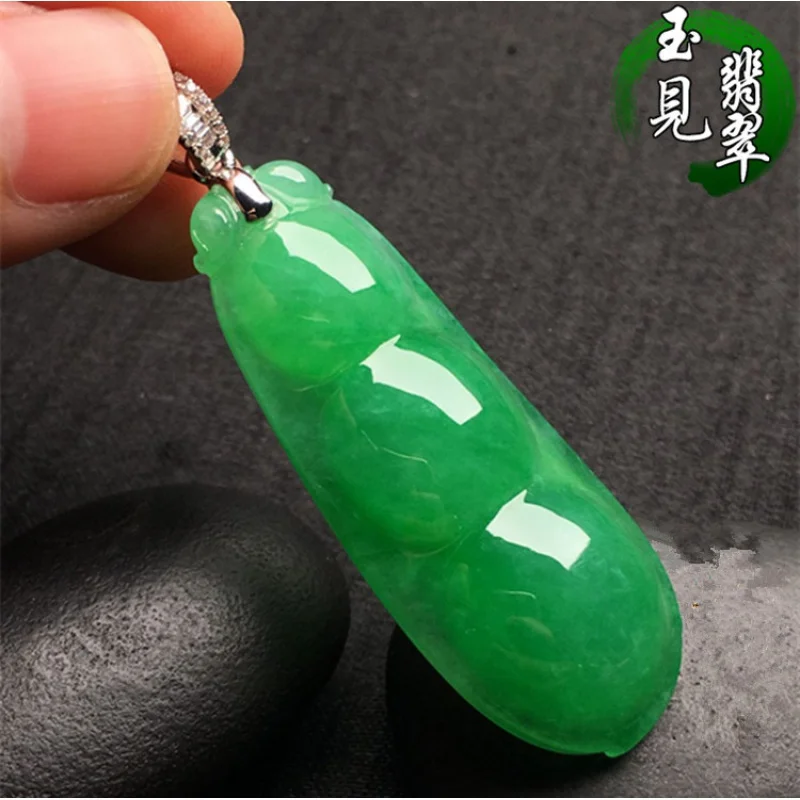 natural-a-fu-dou-ice-like-emperor-green-fu-melon-jade-pendant