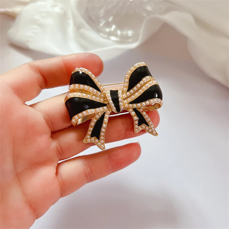  Rhinestone Crystal Bow Brooches Pins Bow Tie Brooch Craft Bling  Ribbon Bow Scarf Dress Brooch Elegant Anti-light Pin Fashion Charm Gift for  Women Girls Clothes Accessories