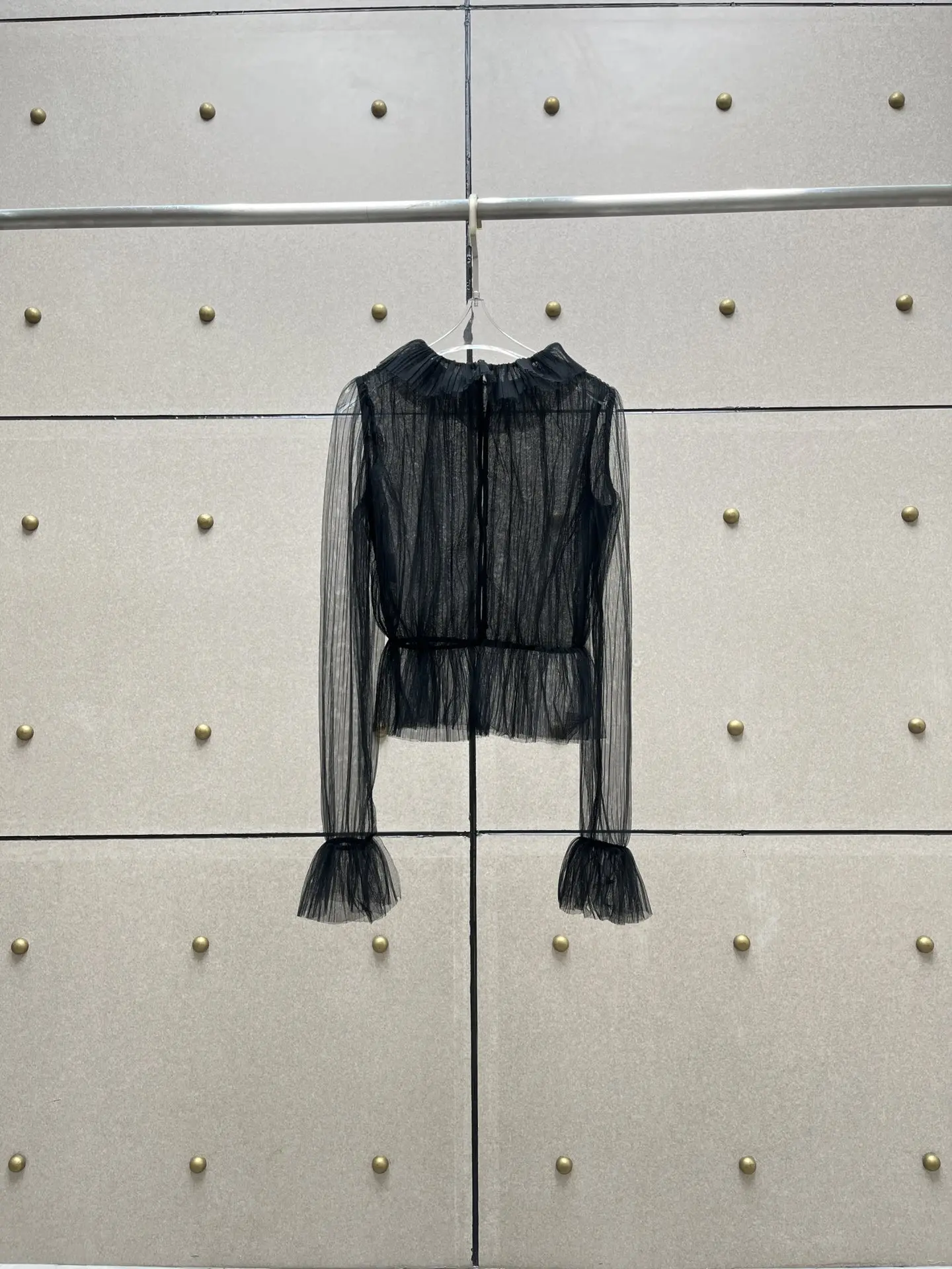 

2023Pleated mesh tops, stacked on their own are so beautiful and so handsome and so gentle that they're so versatile817