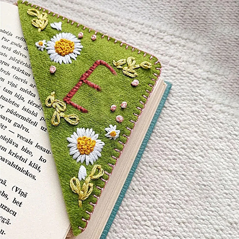 1pc Personalized Hand Embroidered Corner Bookmark Handmade Custom