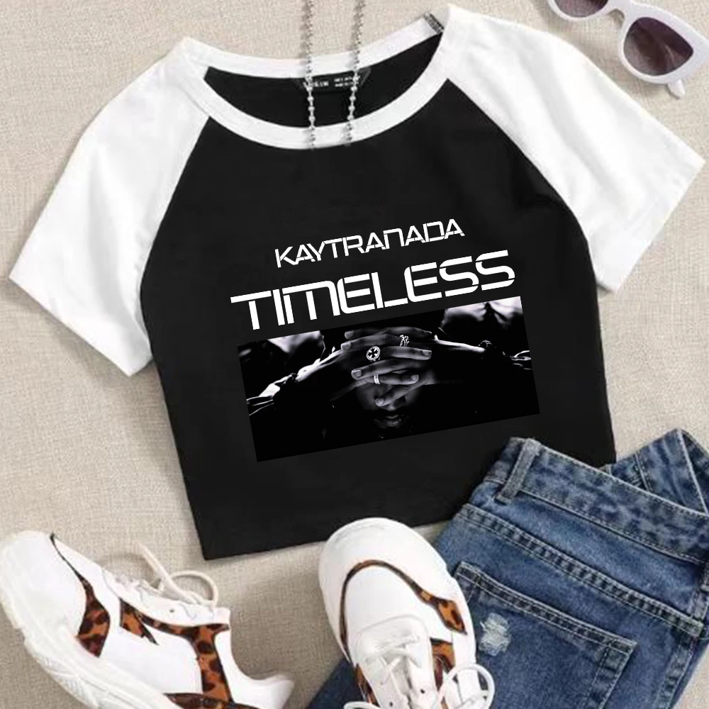 

Кроп-топ Kaytranada подчеркивает время 2024, футболка для девушек, супер-короткая, подарок для фанатов, модная футболка с коротким рукавом и круглым вырезом